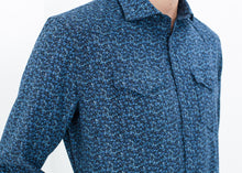 Carica l'immagine nel visualizzatore di Gallery, Western Arkansas Button-Up in Blue Floral