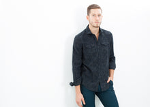 Carica l'immagine nel visualizzatore di Gallery, Western Arkansas Button-Up in Dark Hash Floral