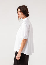 Carica l&#39;immagine nel visualizzatore di Gallery, Lara Shirt in White