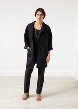 Carica l&#39;immagine nel visualizzatore di Gallery, Neoprene Flower Coat in Black