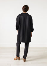 Carica l&#39;immagine nel visualizzatore di Gallery, Neoprene Flower Coat in Black