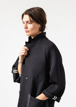 Carica l&#39;immagine nel visualizzatore di Gallery, Neoprene Flower Coat in Black