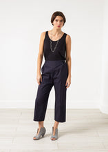 Carica l'immagine nel visualizzatore di Gallery, Wide Cropped Trouser in Navy