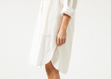 Carica l&#39;immagine nel visualizzatore di Gallery, Pleated Sleeve Tunic in White