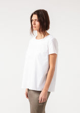 Carica l&#39;immagine nel visualizzatore di Gallery, Pleat Back Blouse in White