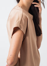 Carica l&#39;immagine nel visualizzatore di Gallery, Philomene Dress in Camel
