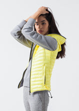 Carica l&#39;immagine nel visualizzatore di Gallery, Primula Vest in Yellow