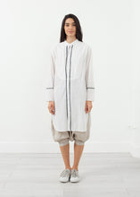 Carica l&#39;immagine nel visualizzatore di Gallery, Tanjore Button Up