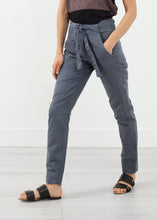 Carica l&#39;immagine nel visualizzatore di Gallery, Troupy Pant in Silky Cotton