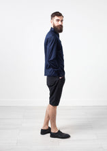 Carica l'immagine nel visualizzatore di Gallery, Scotland Button-Up in Navy