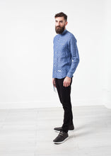 Carica l&#39;immagine nel visualizzatore di Gallery, Linen Button Up in Blue Diamond