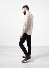 Carica l&#39;immagine nel visualizzatore di Gallery, Patterned Button Up in Beige