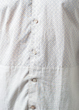 Carica l&#39;immagine nel visualizzatore di Gallery, Patterned Button Up in Beige