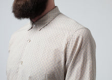 Carica l&#39;immagine nel visualizzatore di Gallery, Patterned Button Up in Beige