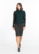 Carica l&#39;immagine nel visualizzatore di Gallery, Boucle Turtle Neck in Green/Black