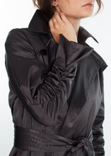 Carica l&#39;immagine nel visualizzatore di Gallery, Trench Coat in Black