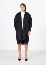 Carica l&#39;immagine nel visualizzatore di Gallery, Shahmeena Cocoon Coat in Black