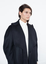 Carica l&#39;immagine nel visualizzatore di Gallery, Shahmeena Cocoon Coat in Black