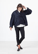 Carica l'immagine nel visualizzatore di Gallery, Wool Cocoon Jacket