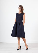 Carica l&#39;immagine nel visualizzatore di Gallery, Pleated Rita Dress in Dark Navy