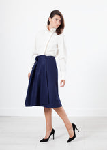 Carica l&#39;immagine nel visualizzatore di Gallery, Full Collar Poplin Blouse in Off White