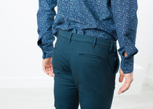 Carica l&#39;immagine nel visualizzatore di Gallery, Diamond Weave Trouser in Sky