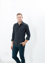 Carica l&#39;immagine nel visualizzatore di Gallery, Western Arkansas Button-Up in Dark Hash Floral