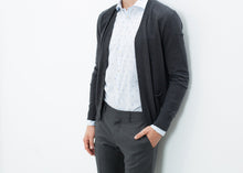 Carica l&#39;immagine nel visualizzatore di Gallery, Hidden Placket Cardigan in Charcoal