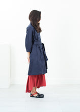 Carica l&#39;immagine nel visualizzatore di Gallery, Sateen Trench in Navy