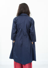 Carica l&#39;immagine nel visualizzatore di Gallery, Sateen Trench in Navy