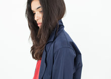 Carica l&#39;immagine nel visualizzatore di Gallery, Sateen Trench in Navy