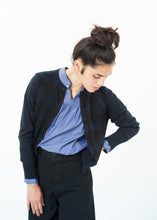 Carica l&#39;immagine nel visualizzatore di Gallery, Quilt Pattern Cardigan in Black/Navy