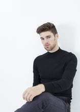 Carica l&#39;immagine nel visualizzatore di Gallery, Merino Knit Turtleneck in Black