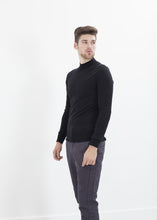 Carica l&#39;immagine nel visualizzatore di Gallery, Merino Knit Turtleneck in Black
