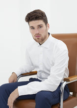 Carica l&#39;immagine nel visualizzatore di Gallery, Dartmouth Shirt in White