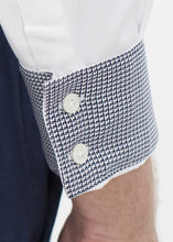 Carica l&#39;immagine nel visualizzatore di Gallery, Dartmouth Shirt in White