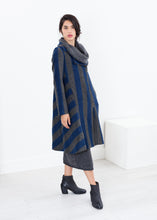 Carica l&#39;immagine nel visualizzatore di Gallery, Petale Coat in Silver/Blue