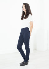 Carica l&#39;immagine nel visualizzatore di Gallery, Easy Slim Pant in Navy