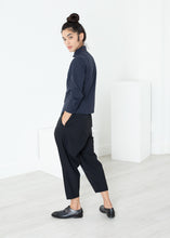 Carica l'immagine nel visualizzatore di Gallery, Wrinkled Tux Shirt in Navy