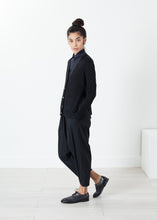 Carica l&#39;immagine nel visualizzatore di Gallery, Square Cardigan in Black