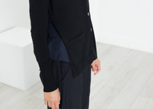 Carica l&#39;immagine nel visualizzatore di Gallery, Square Cardigan in Black