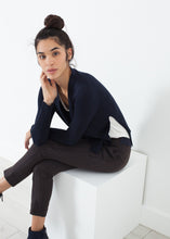 Carica l&#39;immagine nel visualizzatore di Gallery, Square Cardigan in Navy