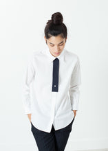 Carica l&#39;immagine nel visualizzatore di Gallery, Pau Shirt in White