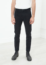 Carica l&#39;immagine nel visualizzatore di Gallery, Men&#39;s Chino in Black