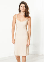 Carica l'immagine nel visualizzatore di Gallery, Second Skin Slip in Nude