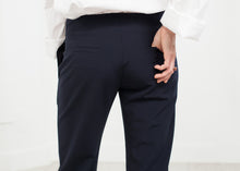 Carica l&#39;immagine nel visualizzatore di Gallery, Patch Pocket Pant in Navy