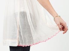 Carica l&#39;immagine nel visualizzatore di Gallery, Babydoll Tank in White
