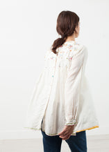 Carica l&#39;immagine nel visualizzatore di Gallery, Floral Front Peasant Blouse in White