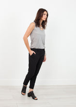 Carica l&#39;immagine nel visualizzatore di Gallery, Stretch Fitted Pant in Black