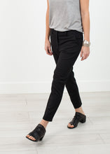 Carica l&#39;immagine nel visualizzatore di Gallery, Stretch Fitted Pant in Black